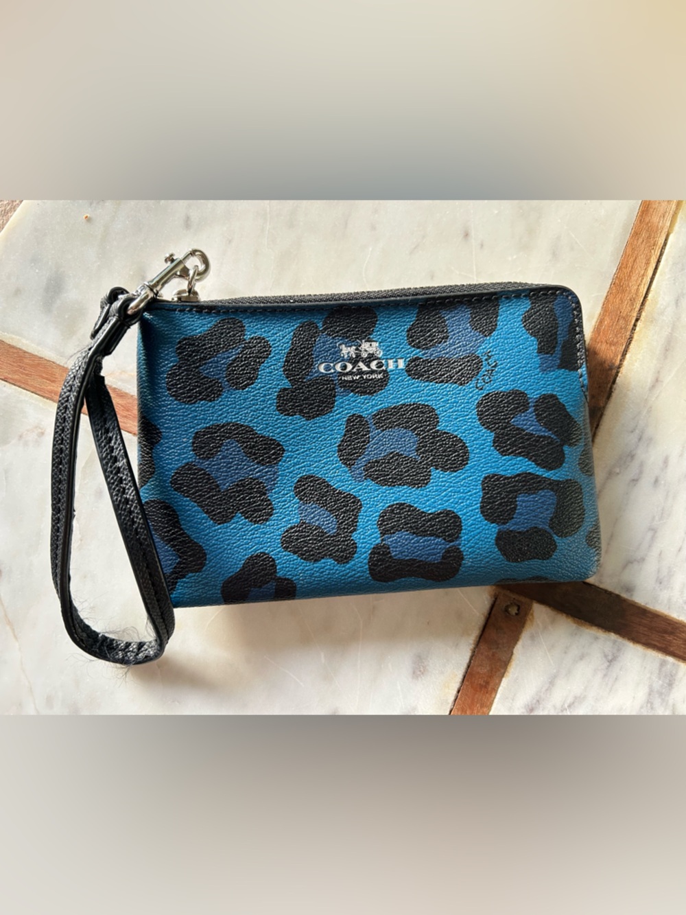 Limited Edition Coach Blue and Black Leopard Print Wristlet - Picture 4 of 6